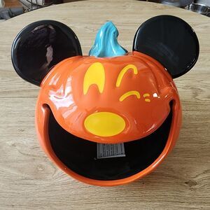 Disney Parks HALLOWEEN Mickey Mouse PUMPKIN CANDY BOWL 2023 Ceramic